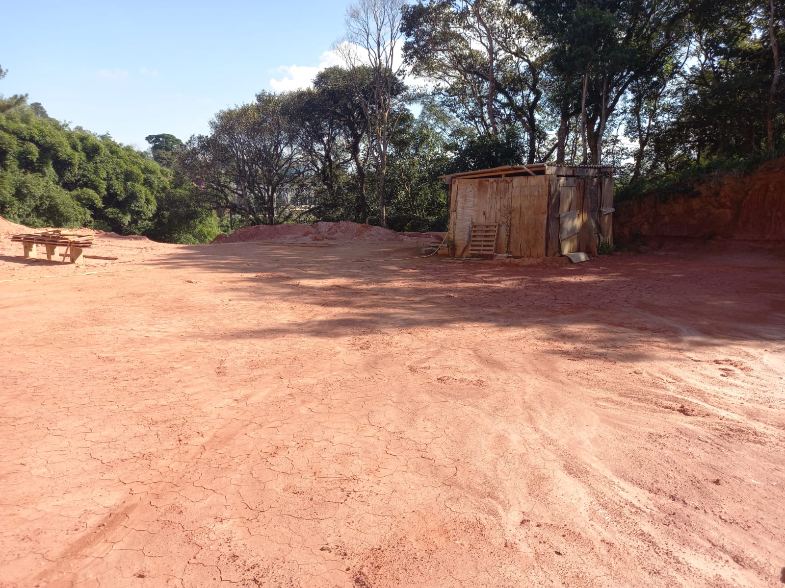 Terreno a venda localizado no condomínio Arujazinho I, II e III, Arujá-SP!