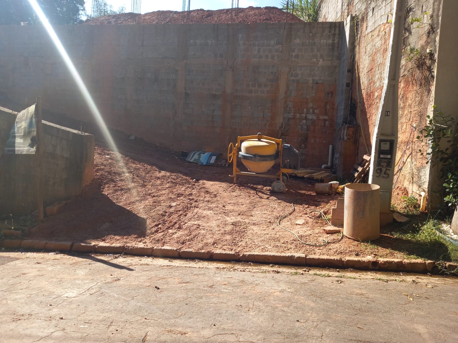 Terreno a venda localizado no condomínio Arujazinho I, II e III, Arujá-SP!