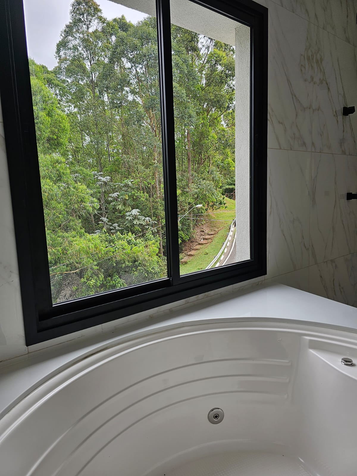 Casa a venda localizada no condomínio Real Park em Arujá-SP!