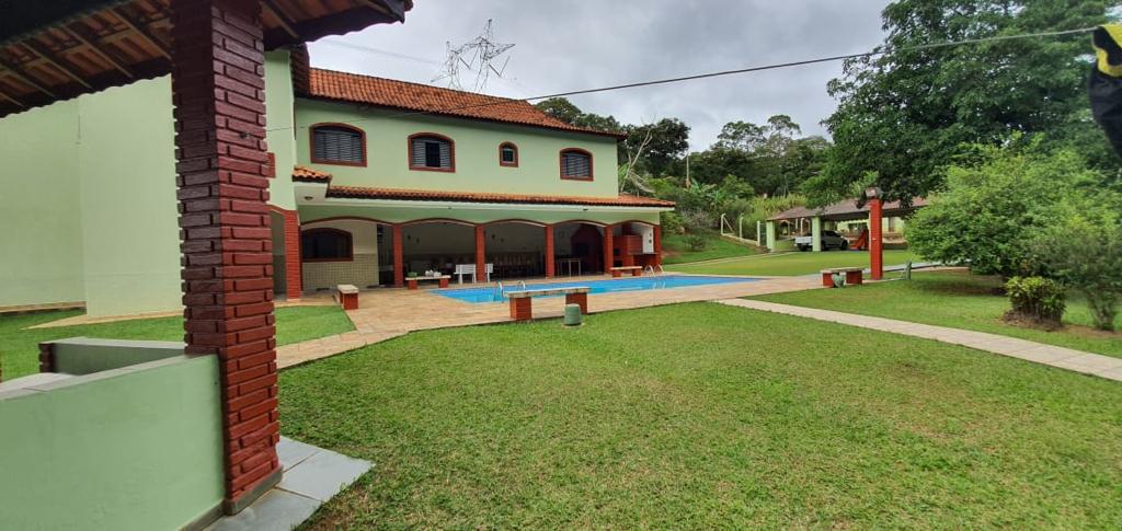 Fazenda / Sítio / Chácara com 6 Quartos à venda, 250m² - Vila Palmares