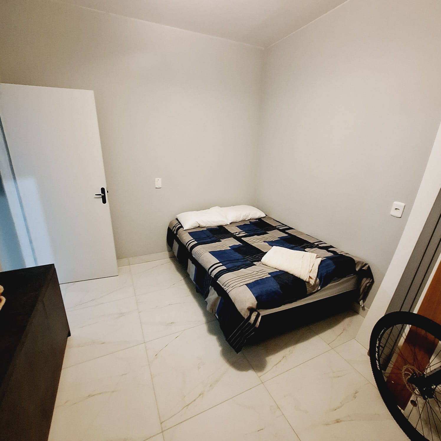 Casa TOTALMENTE REFORMADA COM MOBÍLIA a apenas 600 m da PRAIA de ITAJUBA - AVERBADA