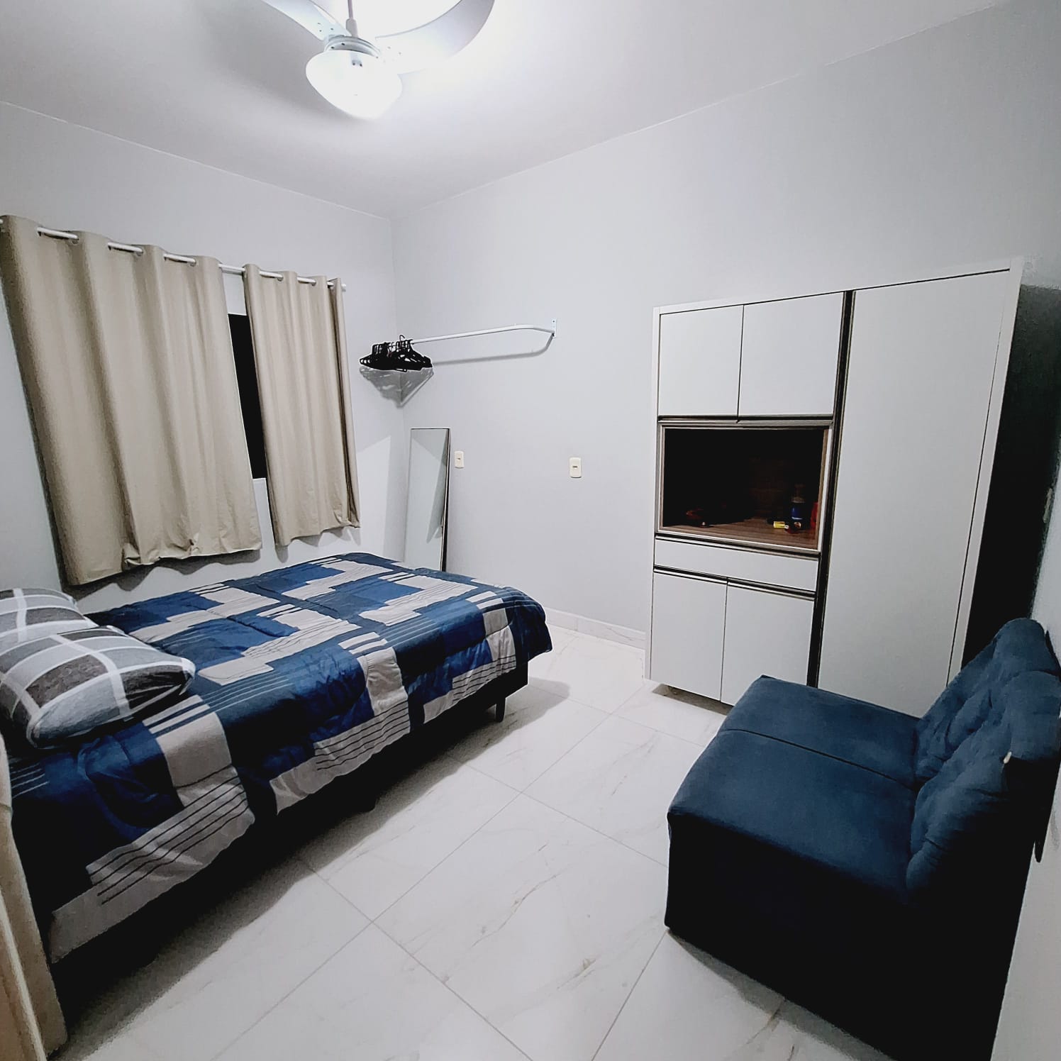 Casa TOTALMENTE REFORMADA COM MOBÍLIA a apenas 600 m da PRAIA de ITAJUBA - AVERBADA