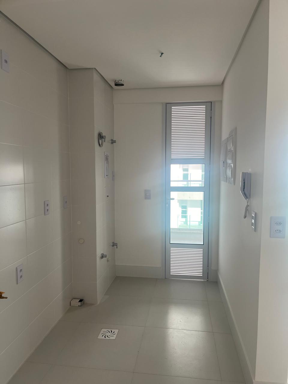 Apartamento PÉ NA AREIA em Home Club NOVO em Piçarras