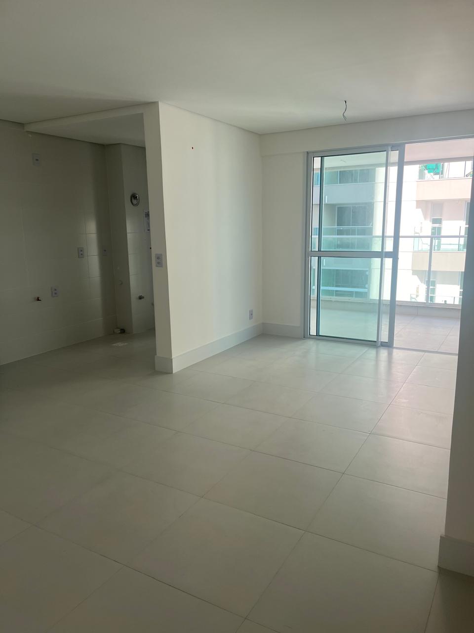 Apartamento PÉ NA AREIA em Home Club NOVO em Piçarras