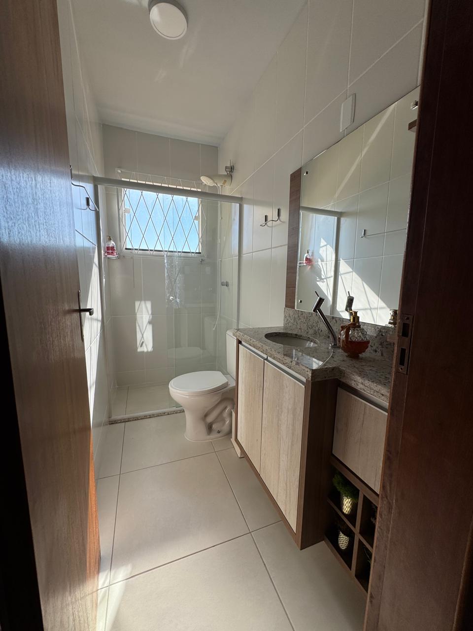 Apartamento MOBILIADO a 300 m da praia em ITAJUBA