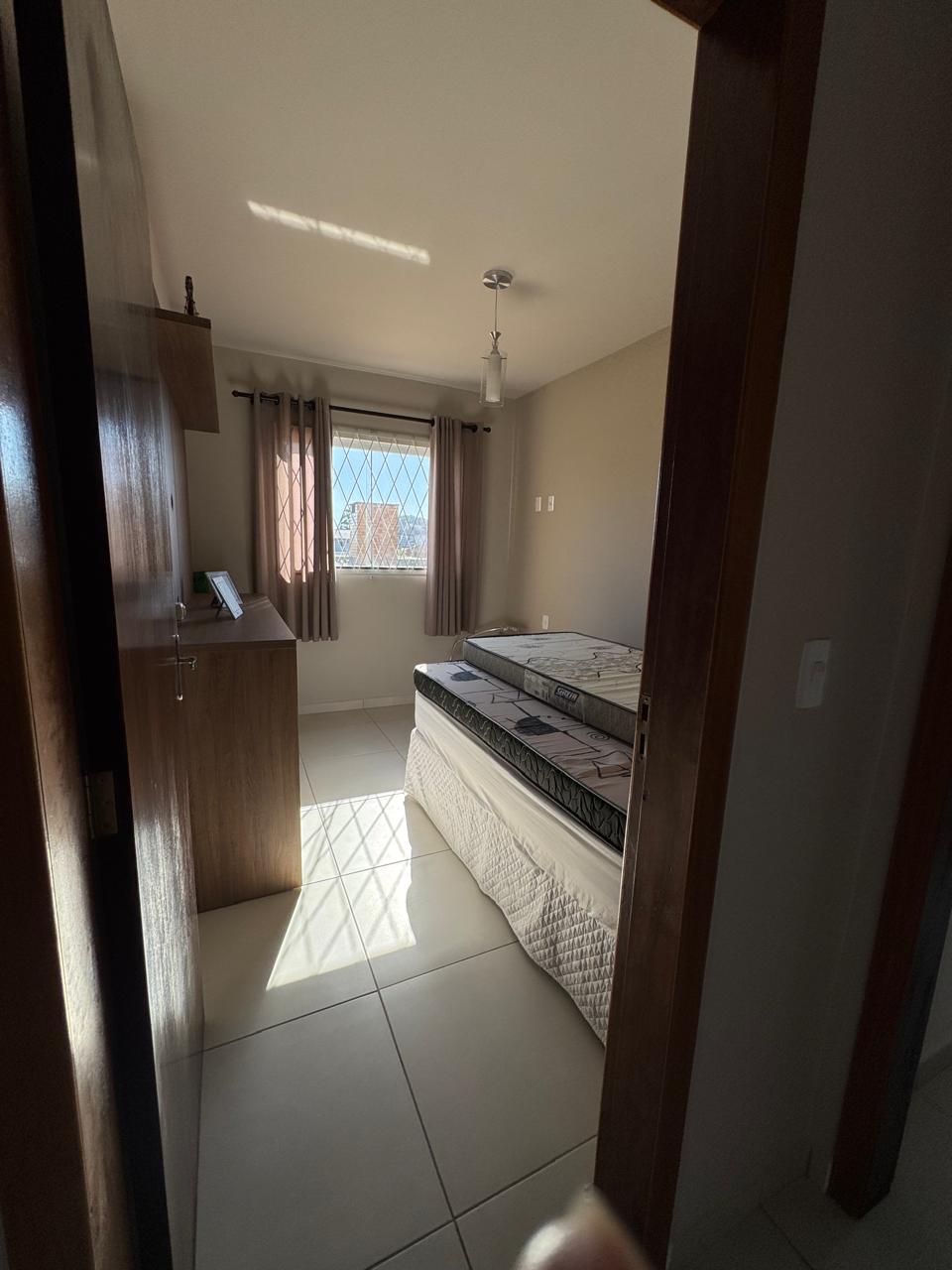 Apartamento MOBILIADO a 300 m da praia em ITAJUBA