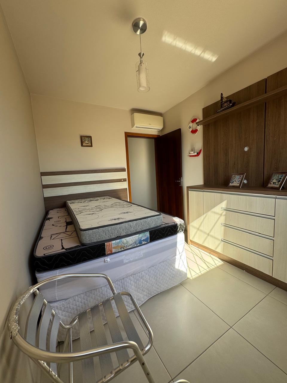 Apartamento MOBILIADO a 300 m da praia em ITAJUBA