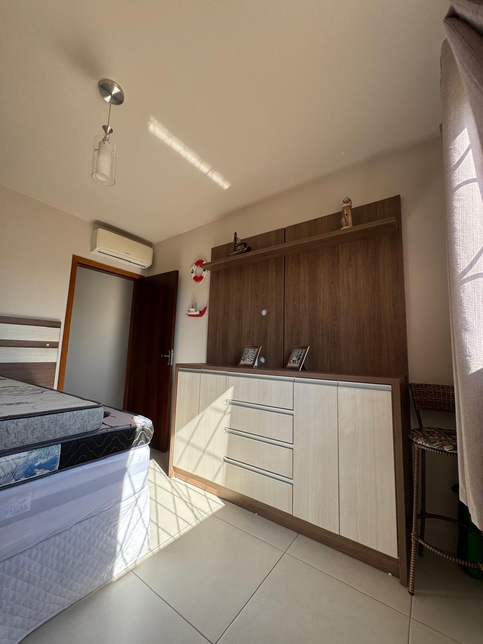 Apartamento MOBILIADO a 300 m da praia em ITAJUBA