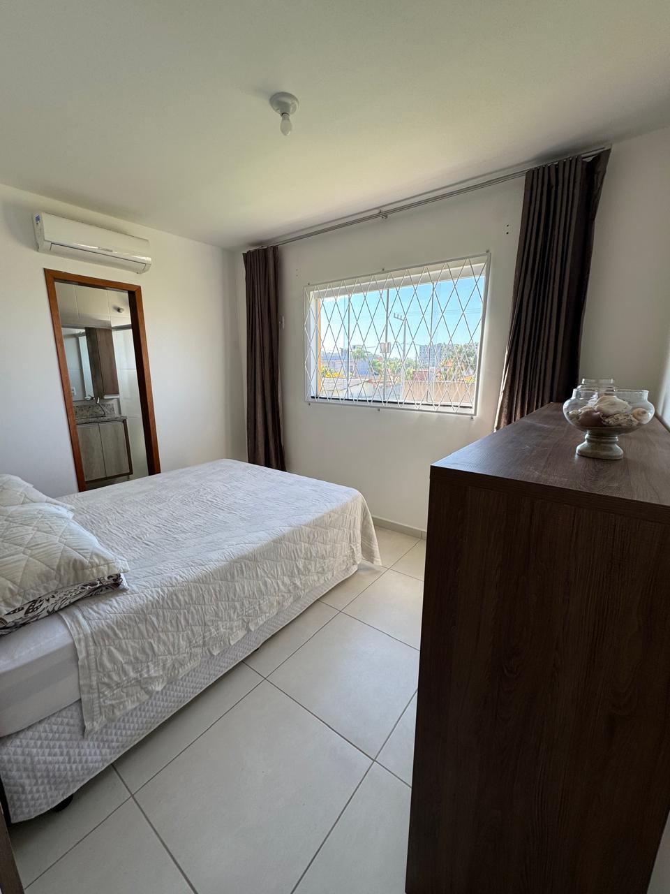 Apartamento MOBILIADO a 300 m da praia em ITAJUBA
