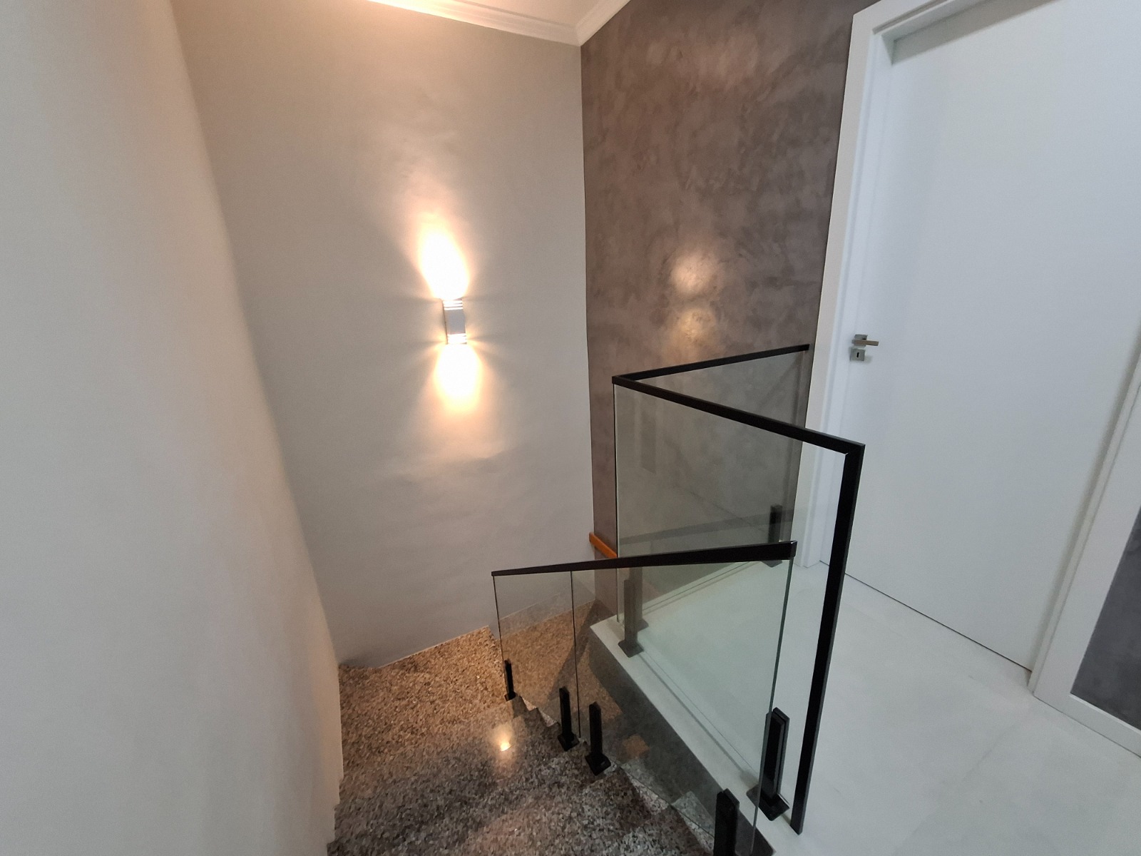 Lindo Sobrado com excelente localização e móveis sob medida em Itajuba