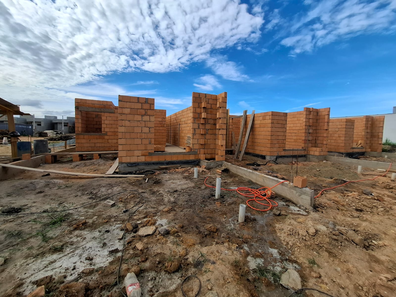 Casa espaçosa com ótimo aproveitamento do terreno - BARRA VELHA