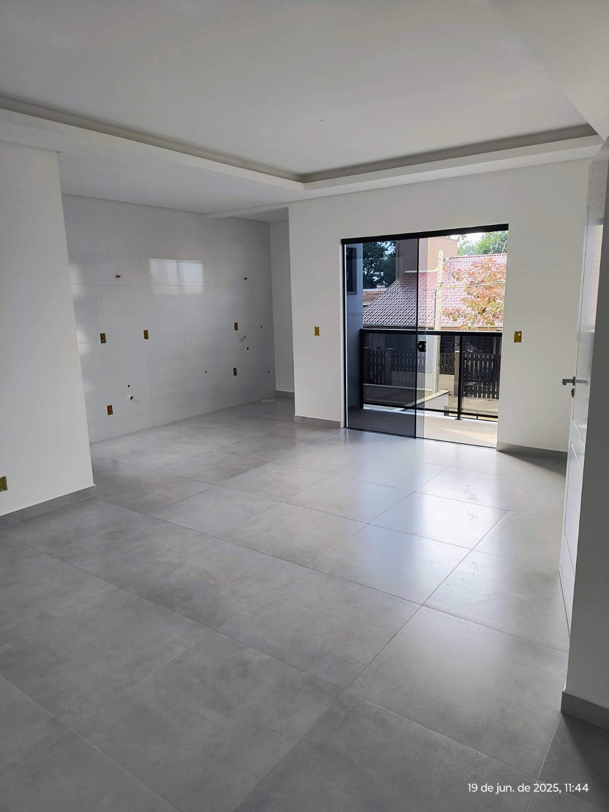 Apartamento EM ITAJUBA com 3 DORMITÓRIOS a 550 m da praia - VALOR PROMOCIONAL POR TEMPO LIMITADO