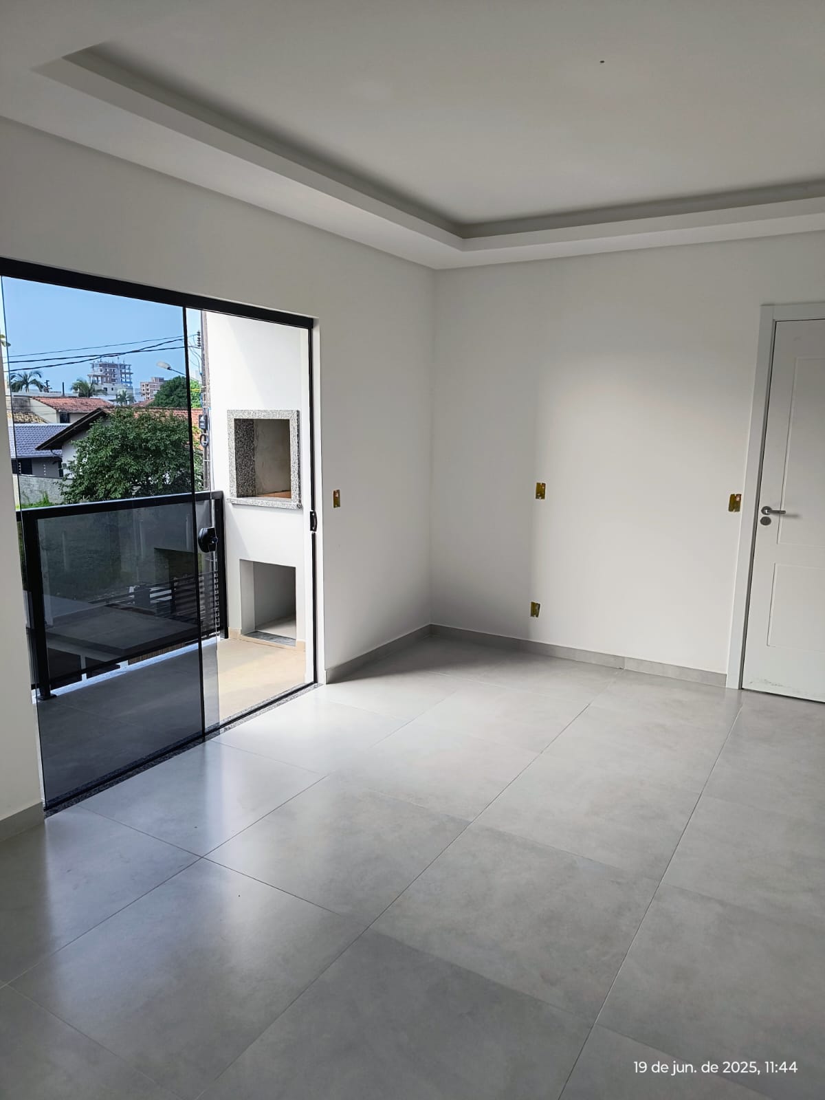 Apartamento EM ITAJUBA com 3 DORMITÓRIOS a 550 m da praia - VALOR PROMOCIONAL POR TEMPO LIMITADO