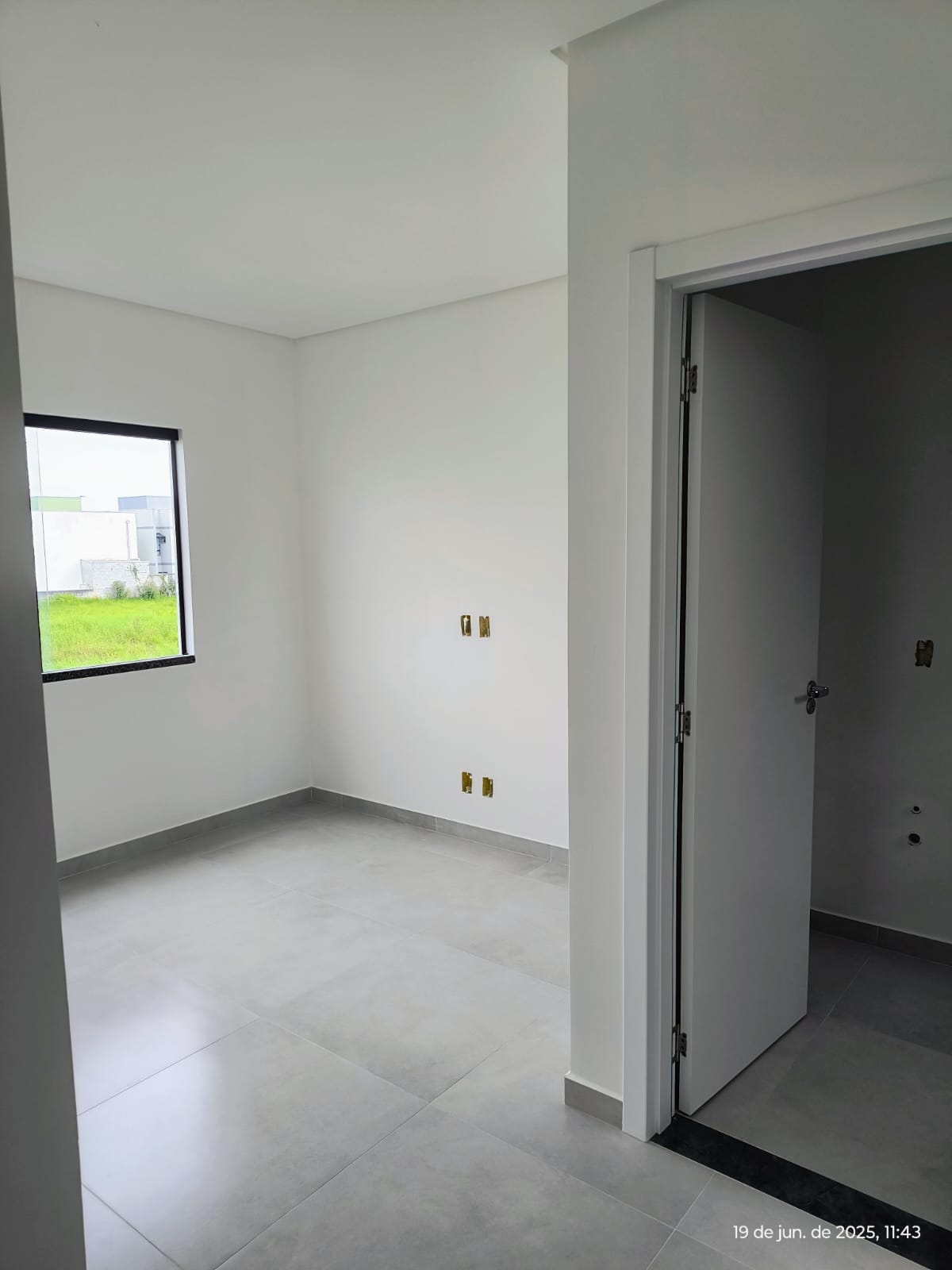 Apartamento EM ITAJUBA com 3 DORMITÓRIOS a 550 m da praia - VALOR PROMOCIONAL POR TEMPO LIMITADO