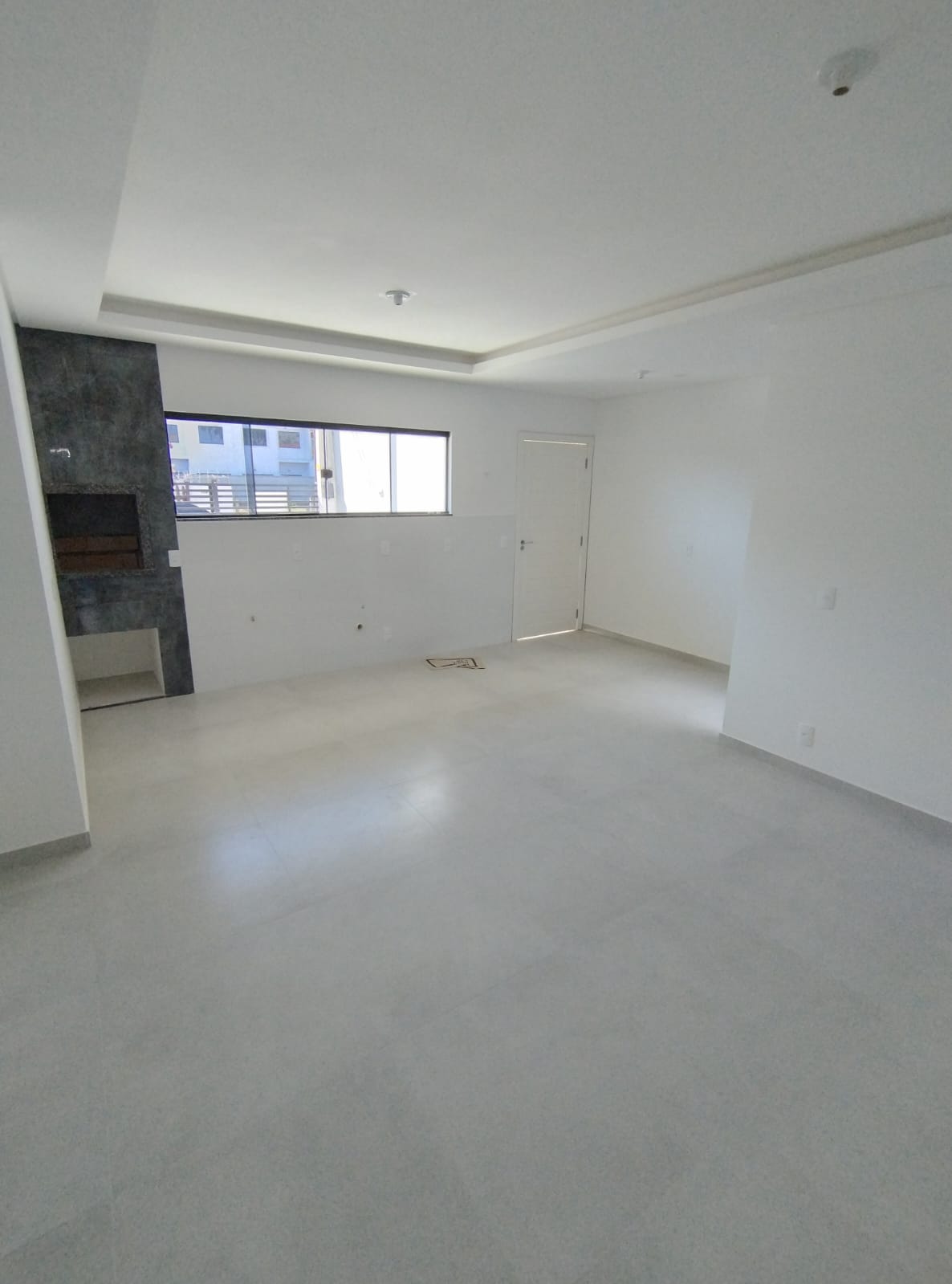Apartamento EM ITAJUBA com 3 DORMITÓRIOS a 550 m da praia - VALOR PROMOCIONAL POR TEMPO LIMITADO