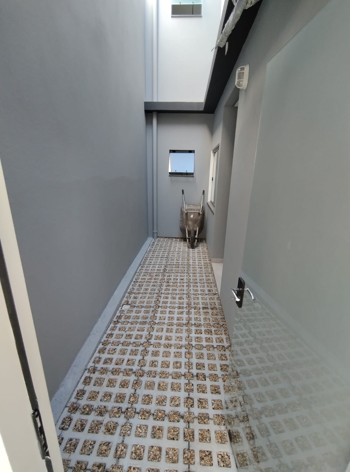Apartamento EM ITAJUBA com 3 DORMITÓRIOS a 550 m da praia - VALOR PROMOCIONAL POR TEMPO LIMITADO