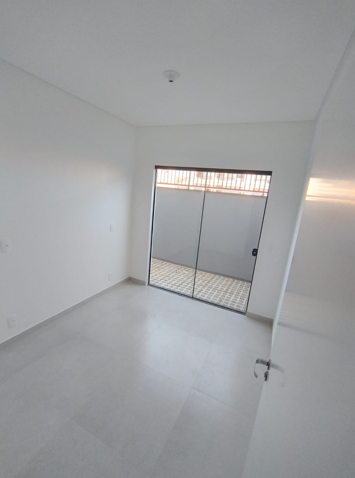 Apartamento EM ITAJUBA com 3 DORMITÓRIOS a 550 m da praia - VALOR PROMOCIONAL POR TEMPO LIMITADO