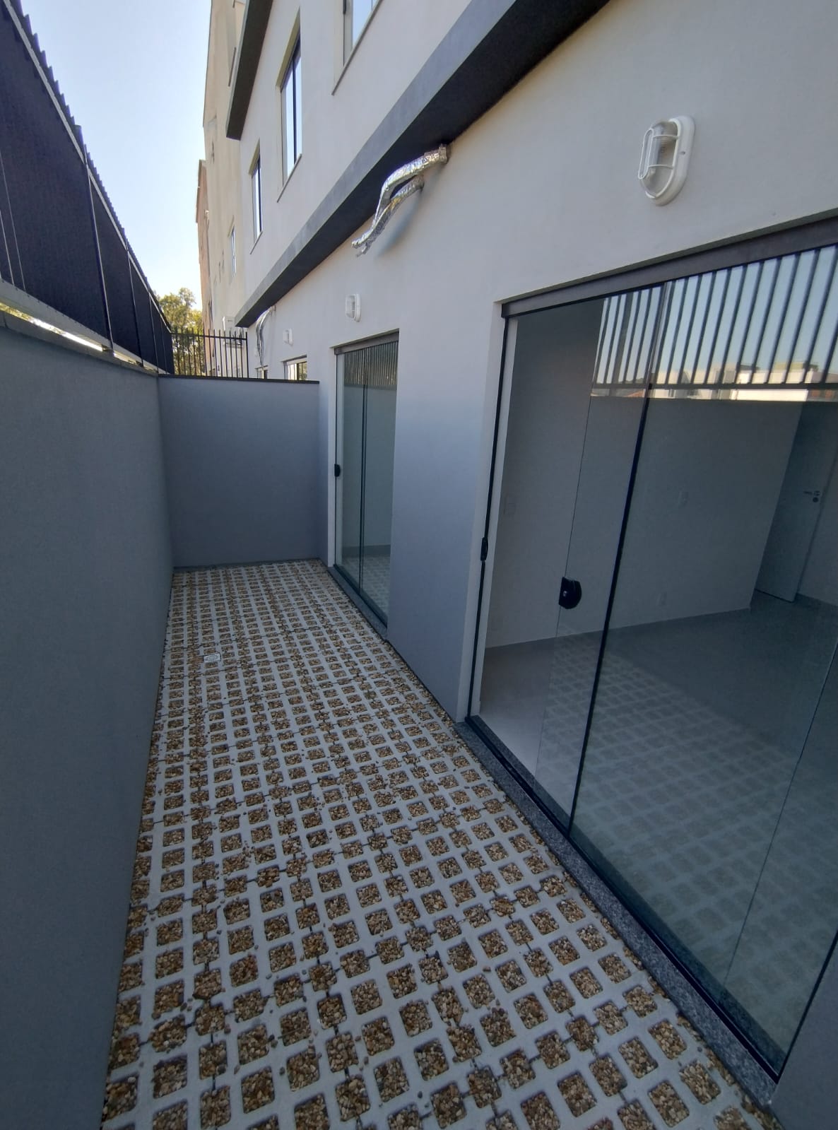 Apartamento EM ITAJUBA com 3 DORMITÓRIOS a 550 m da praia - VALOR PROMOCIONAL POR TEMPO LIMITADO