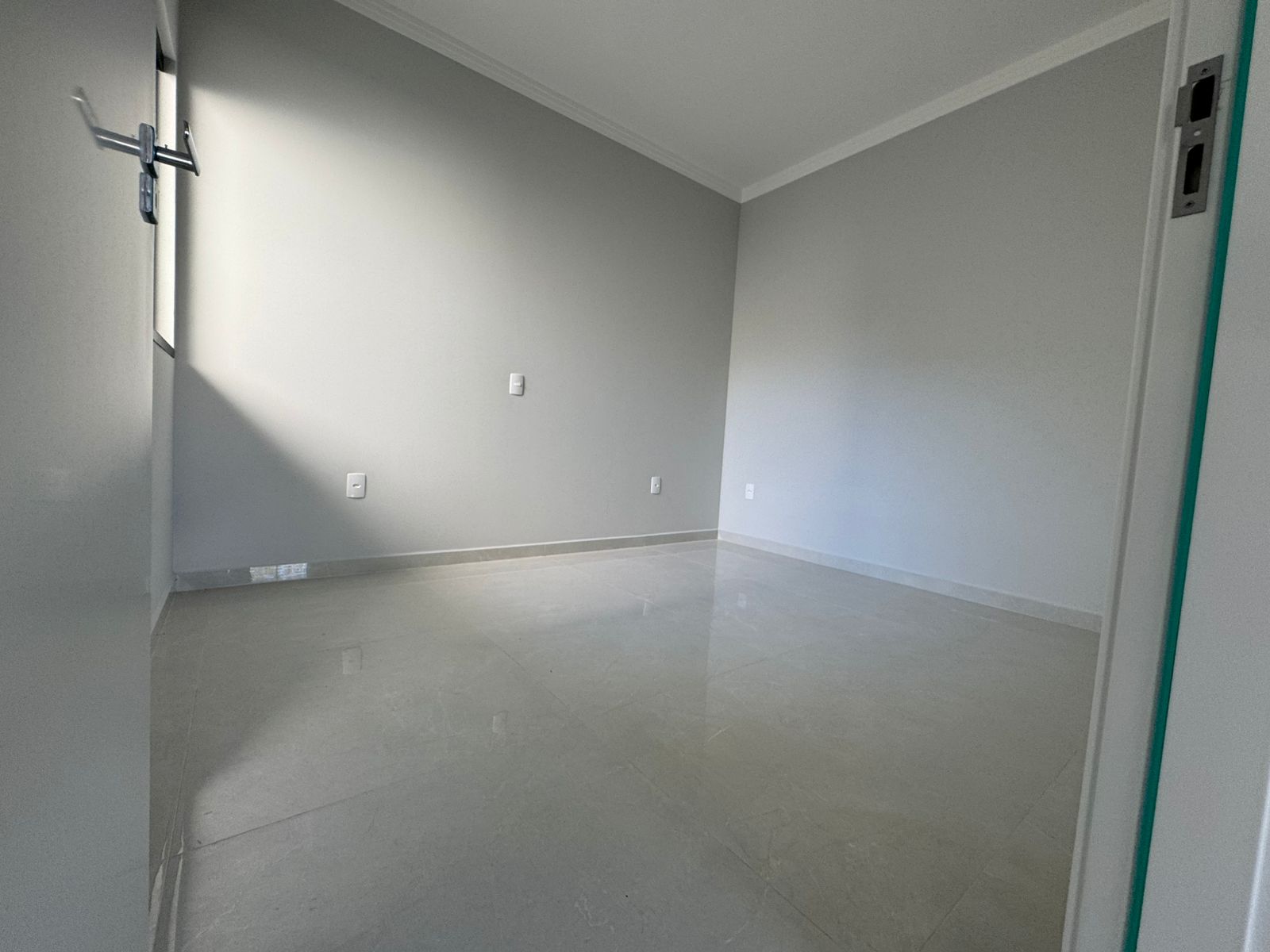 Casa nova, de esquina e com piscina prontinha para morar em Itajuba