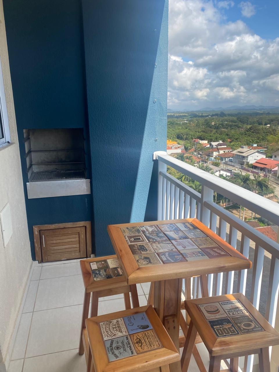 Apartamento 02 dormitórios mobiliado e com linda vista para o mar no Centro de Piçarras