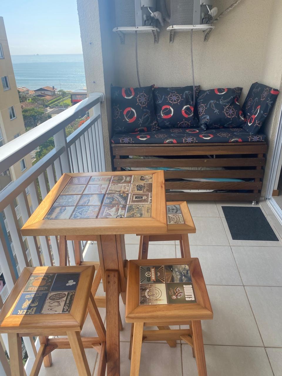Apartamento 02 dormitórios mobiliado e com linda vista para o mar no Centro de Piçarras