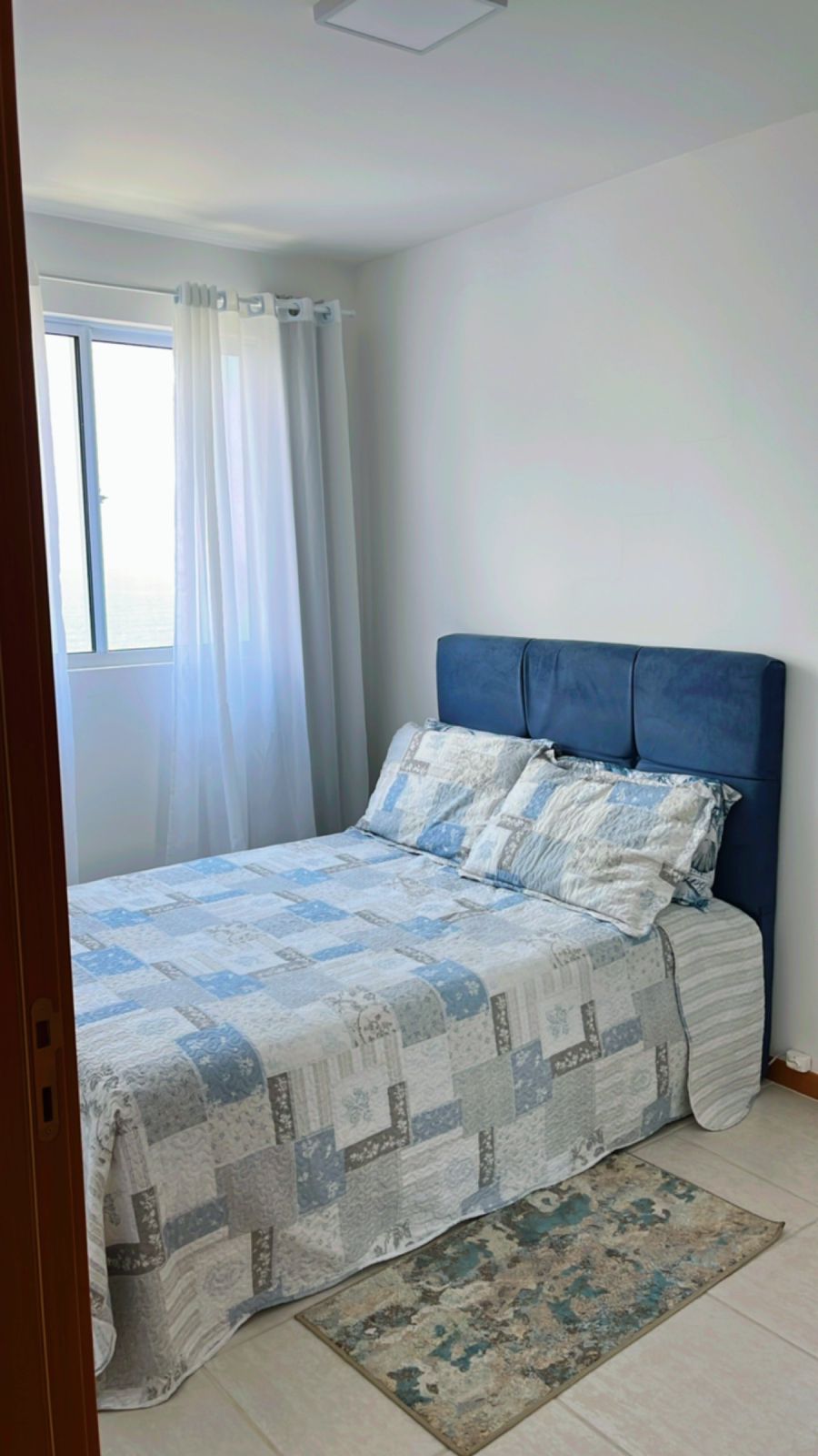Apartamento 02 dormitórios mobiliado e com linda vista para o mar no Centro de Piçarras