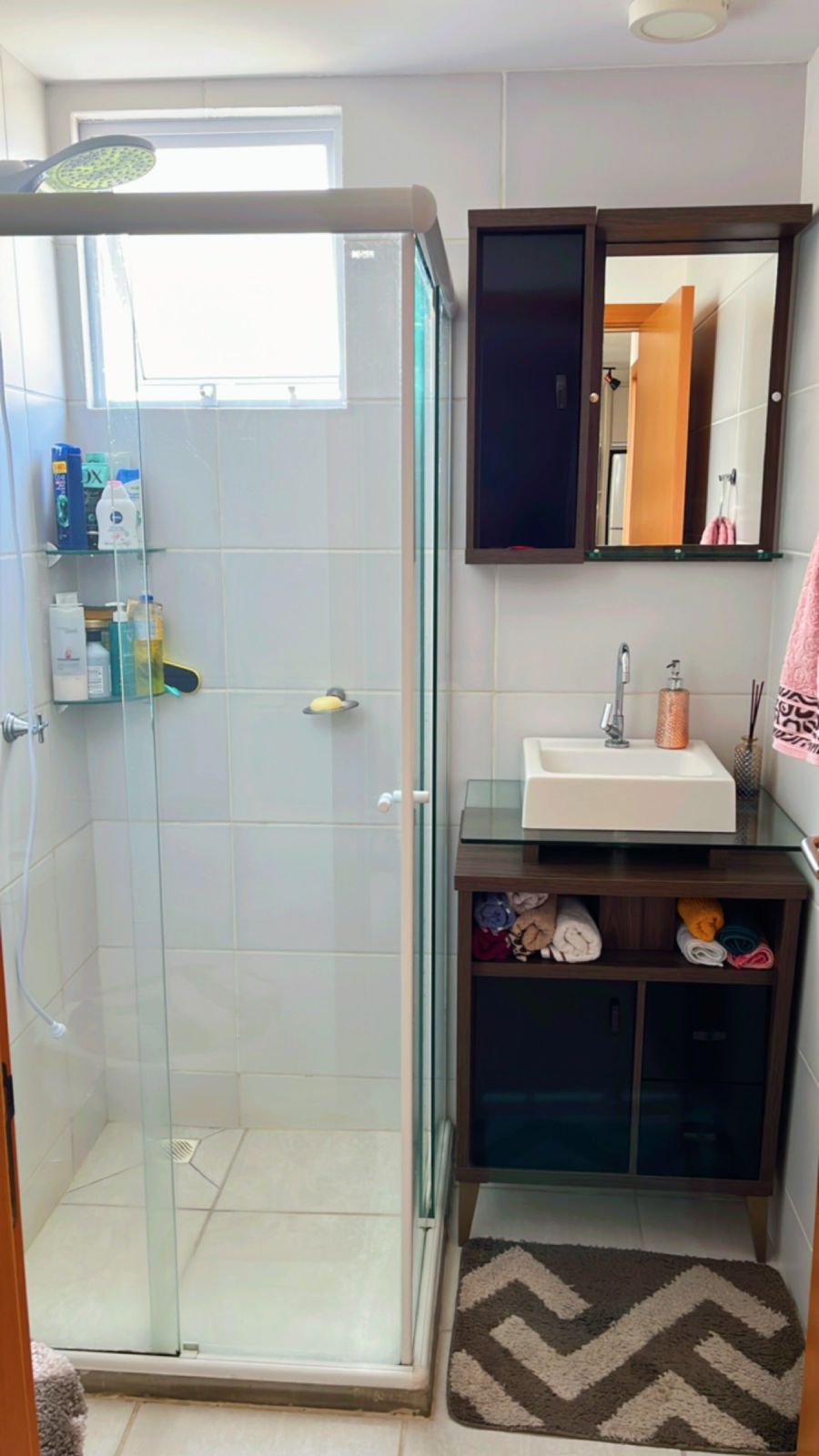 Apartamento 02 dormitórios mobiliado e com linda vista para o mar no Centro de Piçarras