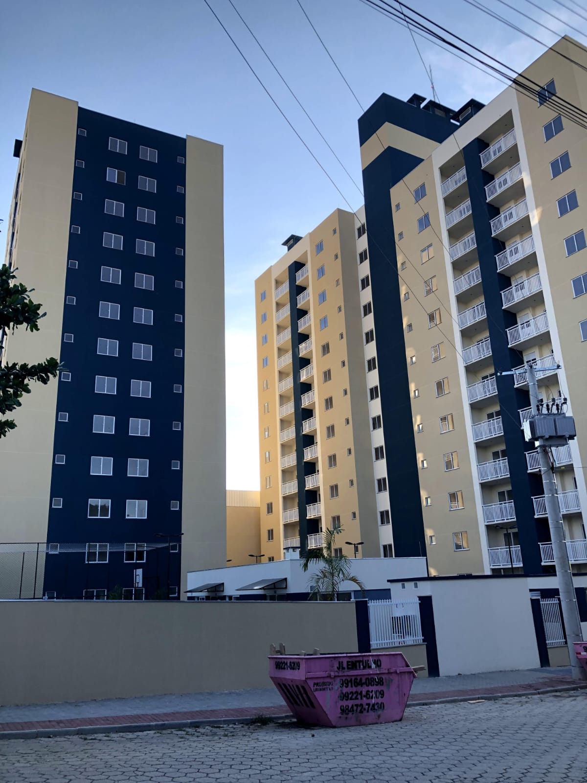 Apartamento 02 dormitórios mobiliado e com linda vista para o mar no Centro de Piçarras