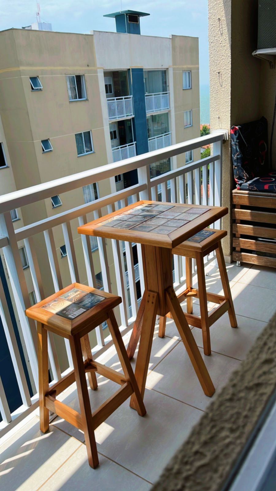 Apartamento 02 dormitórios mobiliado e com linda vista para o mar no Centro de Piçarras