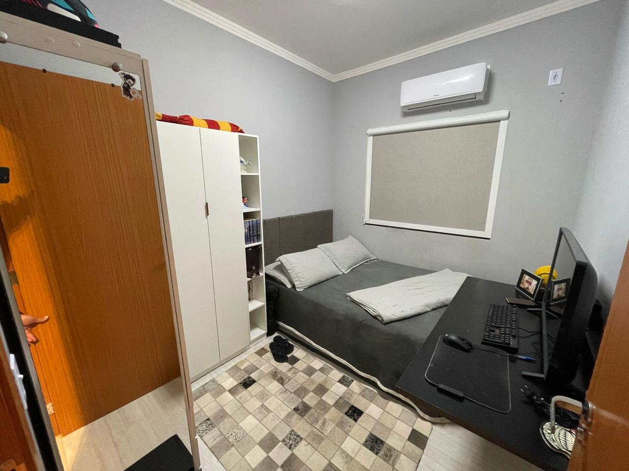 Casa geminada em Itajuba com Edícula - Oportunidade