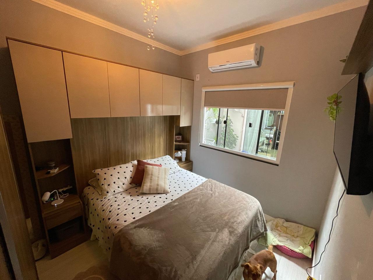 Casa geminada em Itajuba com Edícula - Oportunidade
