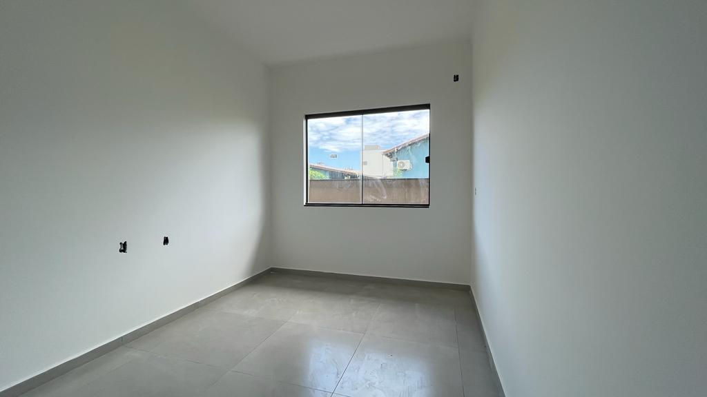 Casa Nova com Design Moderno, próximo ao Centro de Barra Velha!