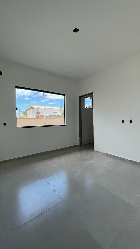 Casa Nova com Design Moderno, próximo ao Centro de Barra Velha!