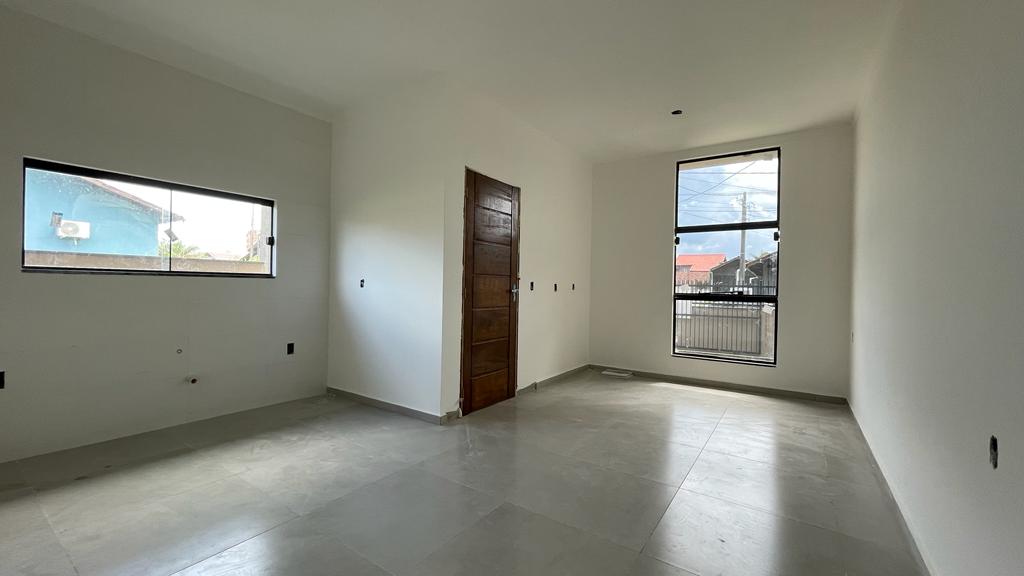 Casa Nova com Design Moderno, próximo ao Centro de Barra Velha!