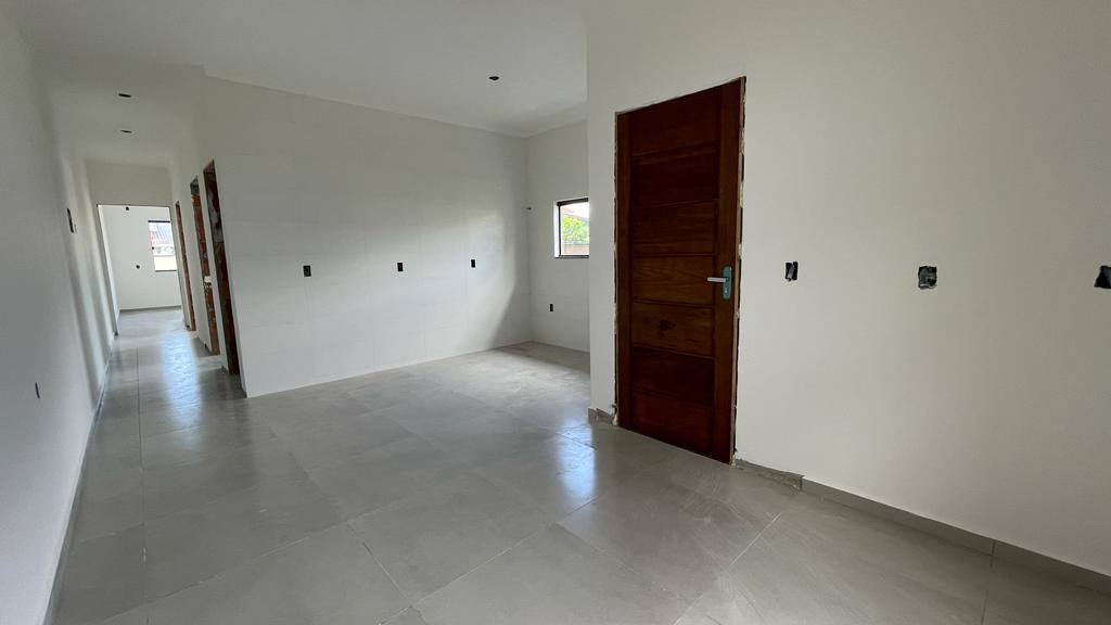 Casa Nova com Design Moderno, próximo ao Centro de Barra Velha!