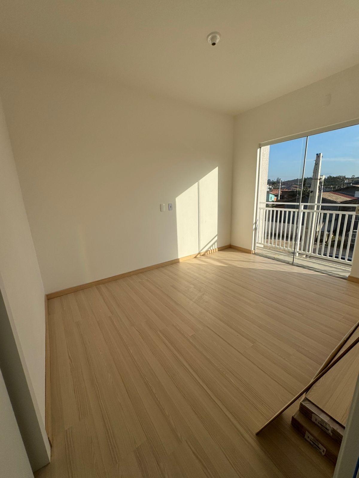Sobrado NOVO com 02 suítes e piscina em Itajuba - EXCELENTE OPORTUNIDADE!