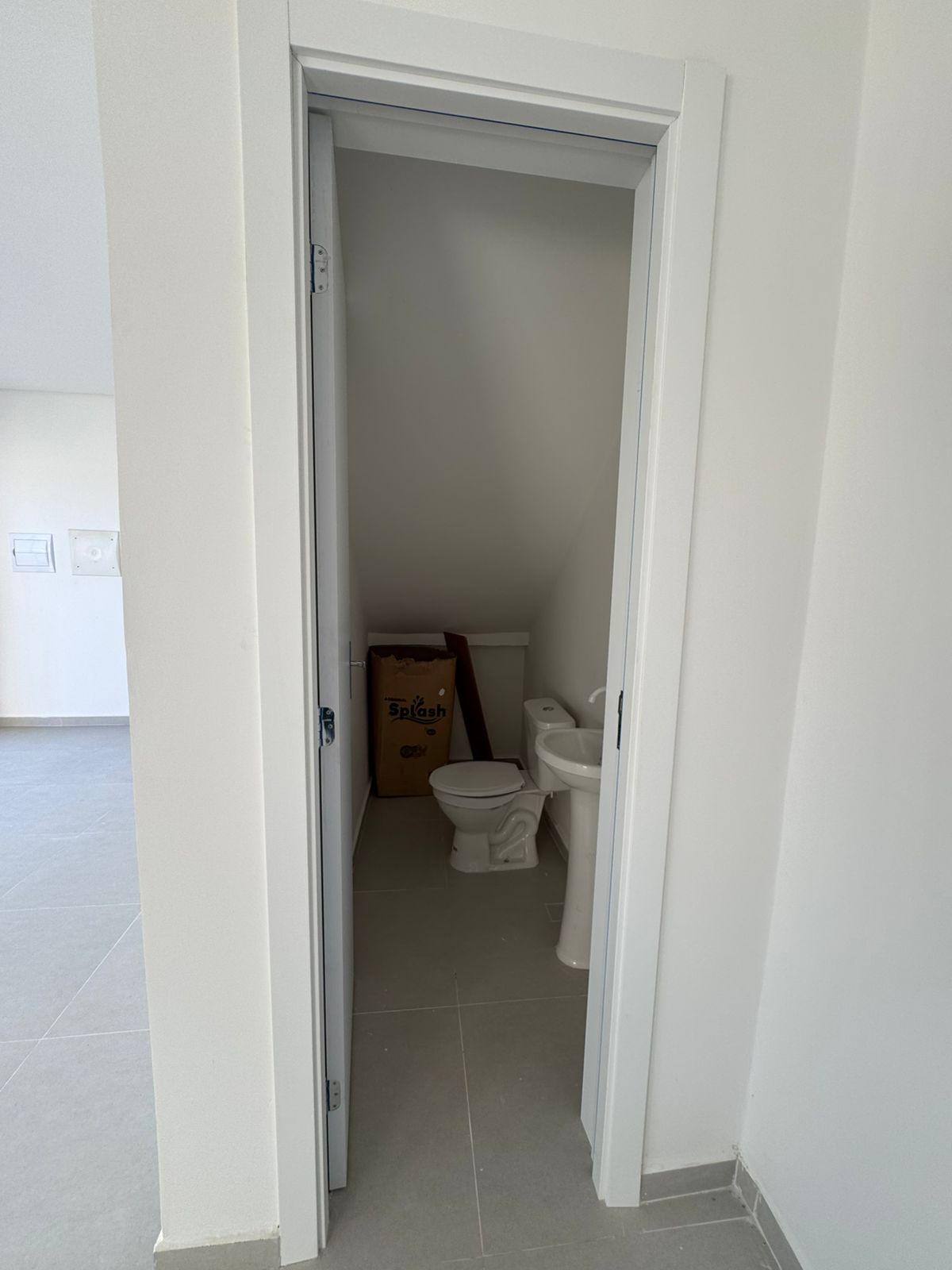 Sobrado NOVO com 02 suítes e piscina em Itajuba - EXCELENTE OPORTUNIDADE!