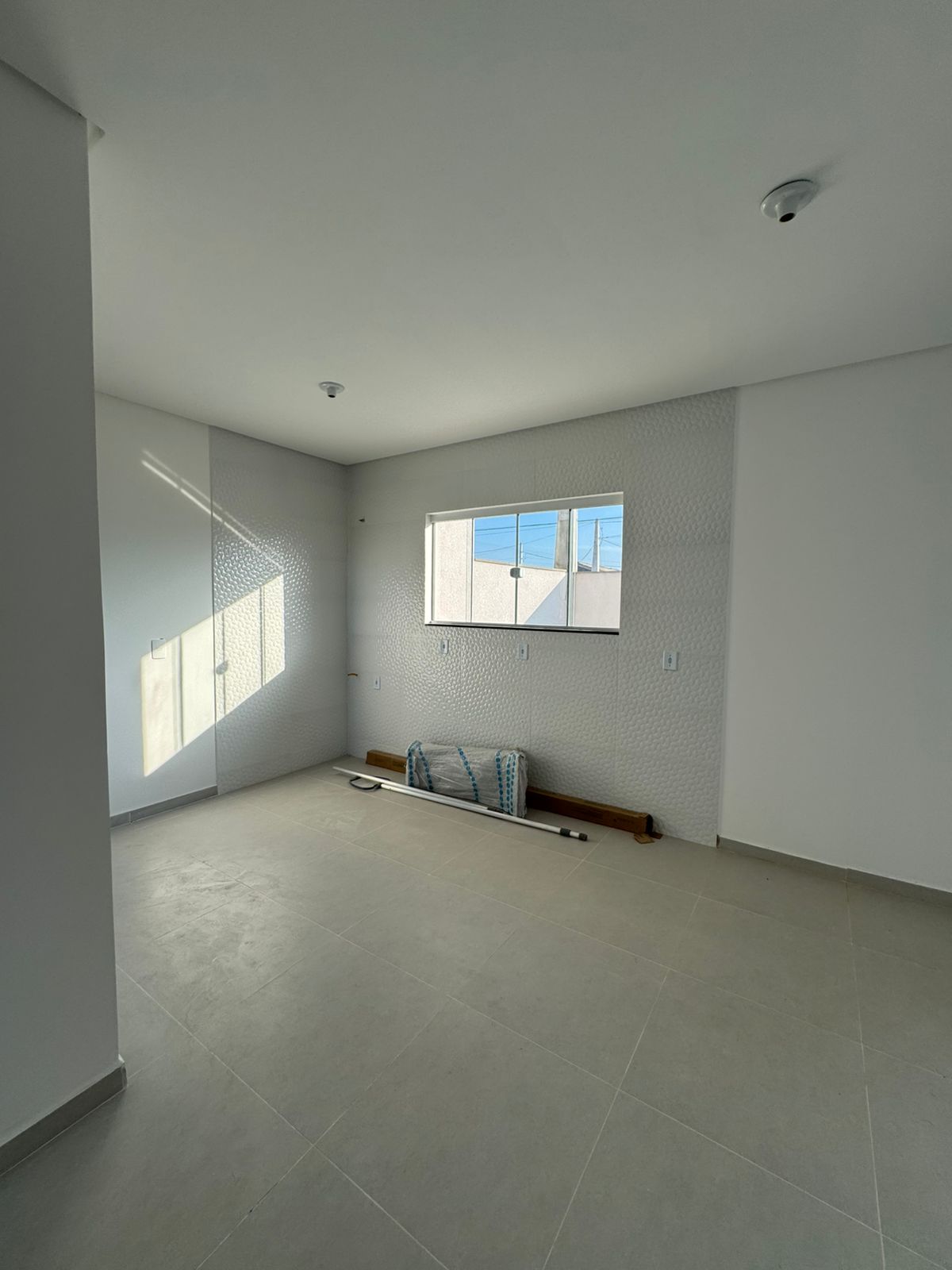 Sobrado NOVO com 02 suítes e piscina em Itajuba - EXCELENTE OPORTUNIDADE!