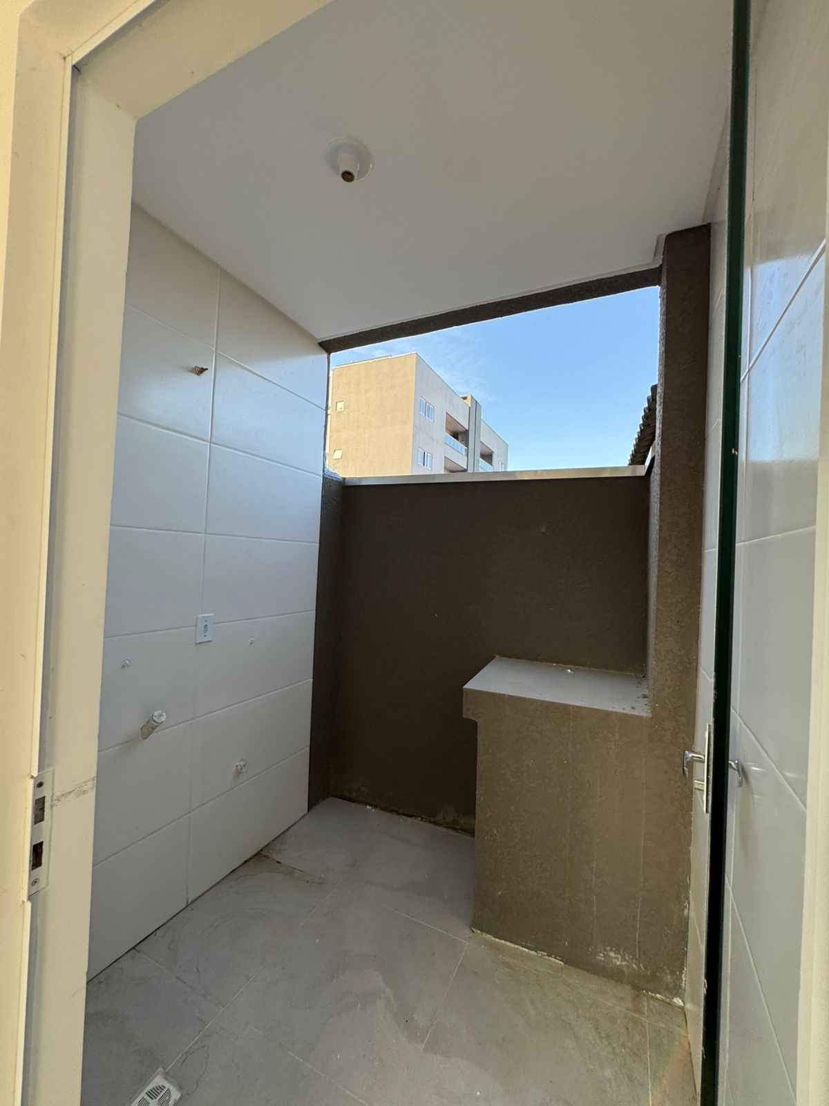 Sobrado NOVO com 02 suítes e piscina em Itajuba - EXCELENTE OPORTUNIDADE!