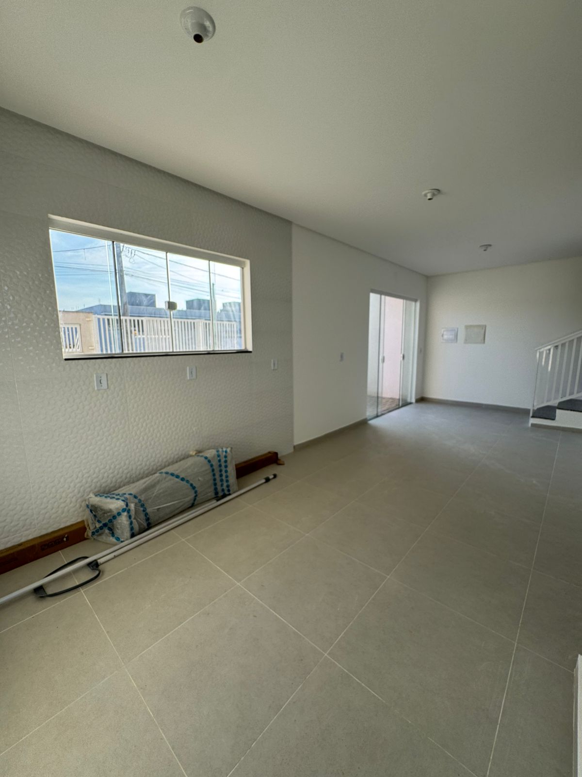 Sobrado NOVO com 02 suítes e piscina em Itajuba - EXCELENTE OPORTUNIDADE!