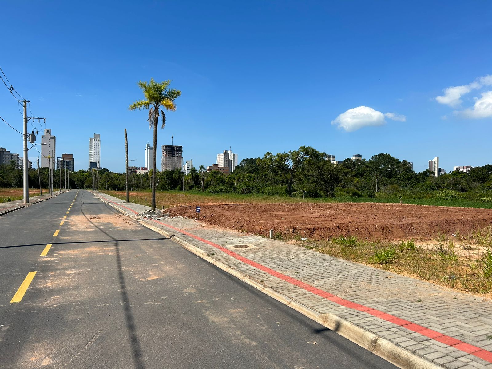 Terreno com 360m2 próximo ao Museu Oceanográfico e Komprão em Piçarras