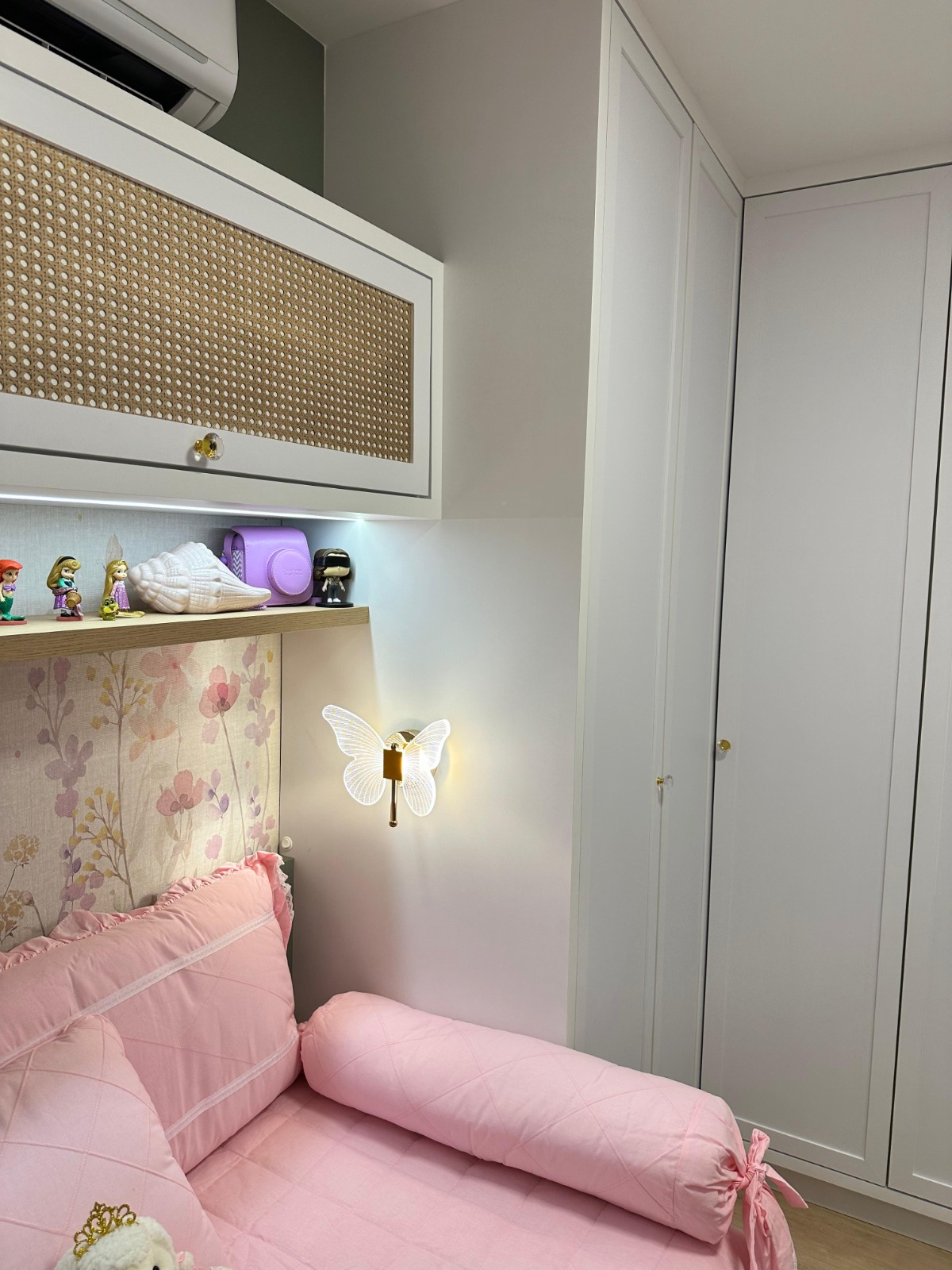 Apartamento finamente mobiliado no centro de Piçarras - 200 M DO MAR