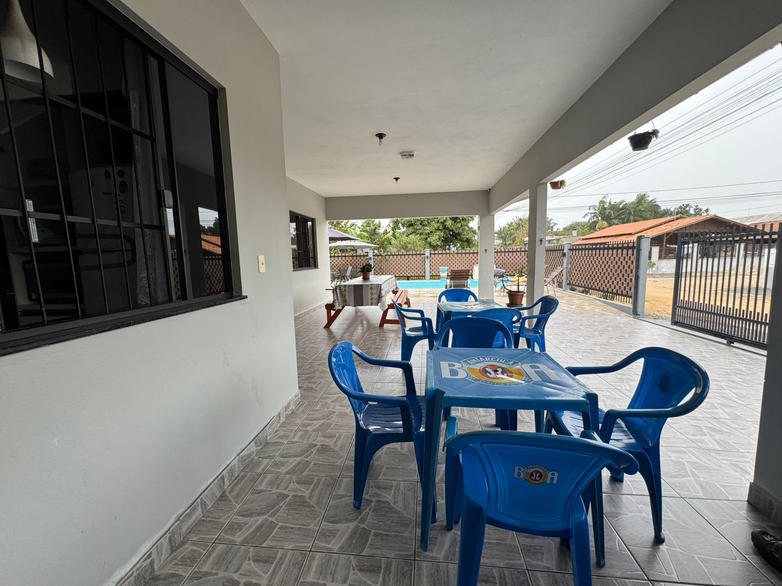 Casa com piscina a 700 m da praia em Itajuba - Averbada