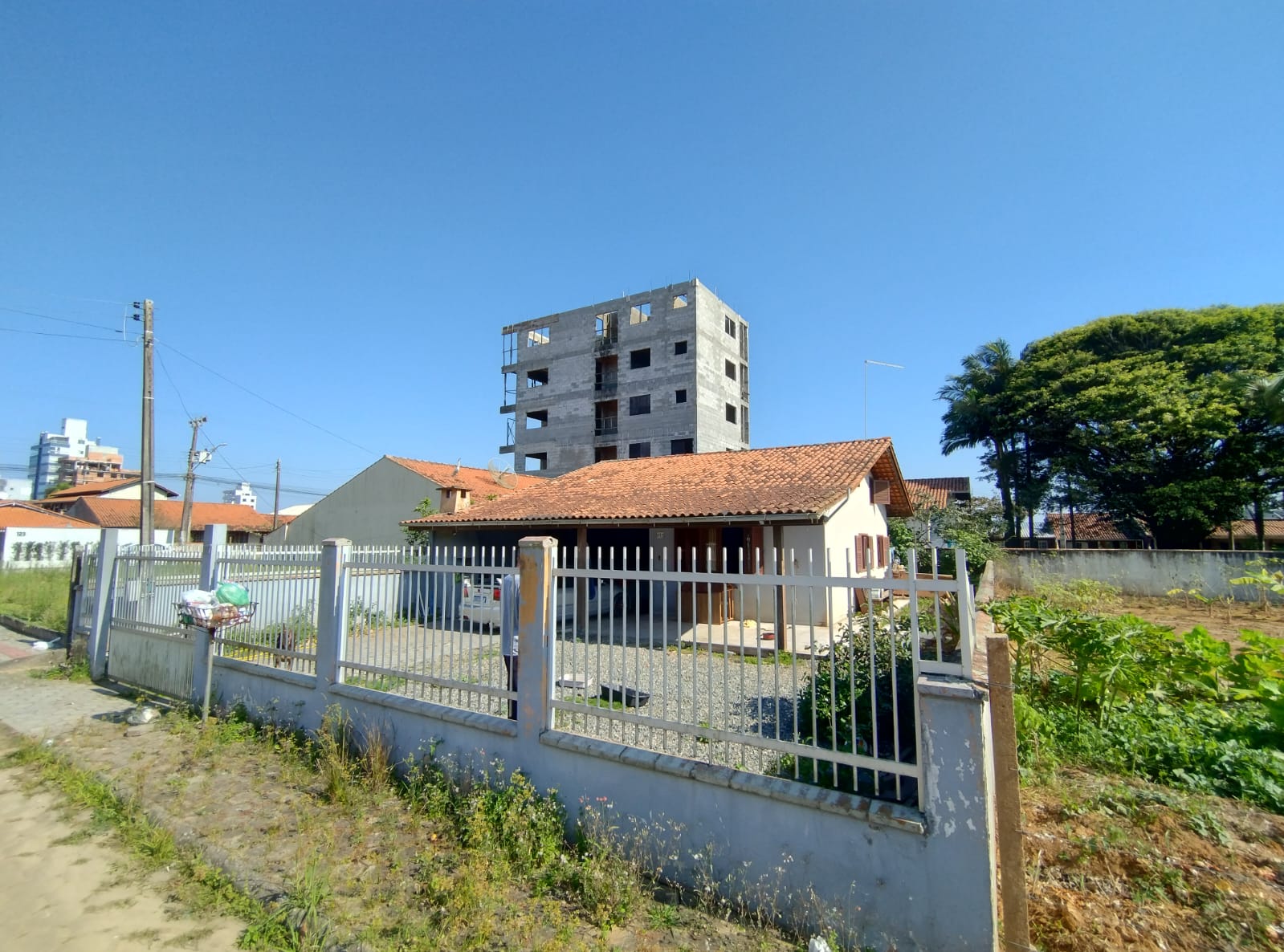 Casa a 100 m do mar em Itajuba - OPORTUNIDADE