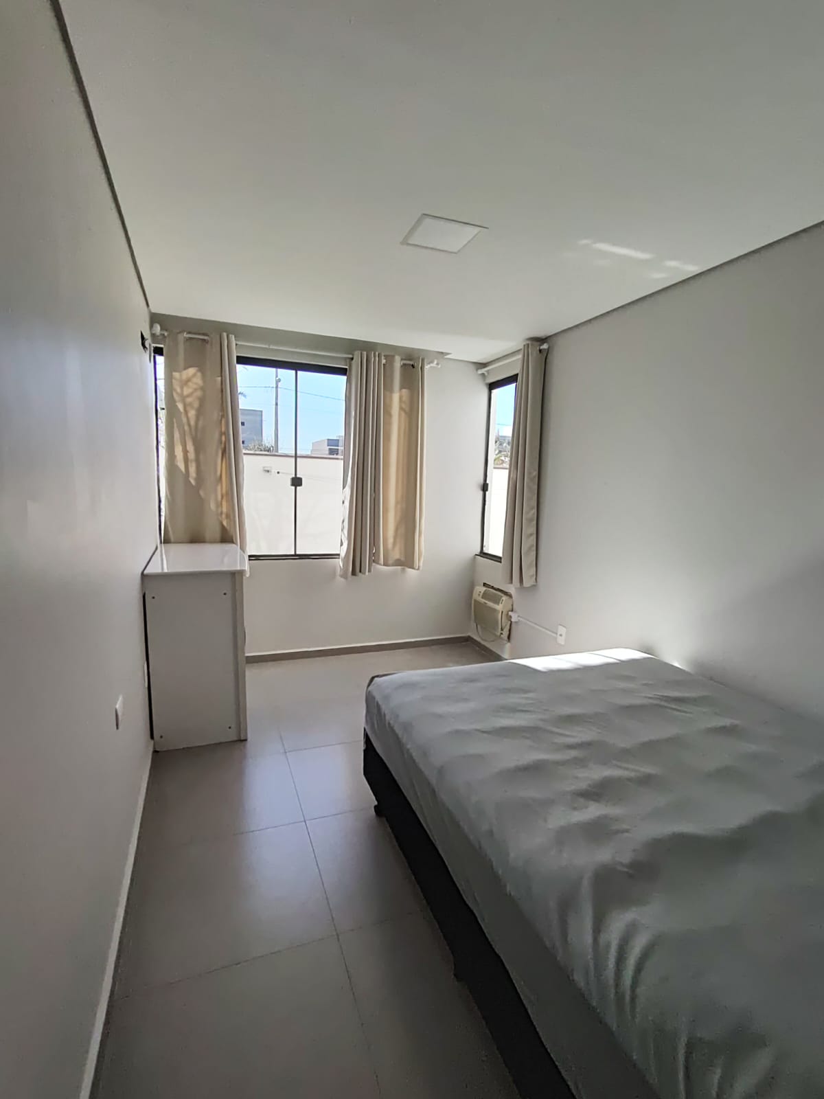 Apartamento mobiliado a 400 metros da praia do Cerro para locação!!