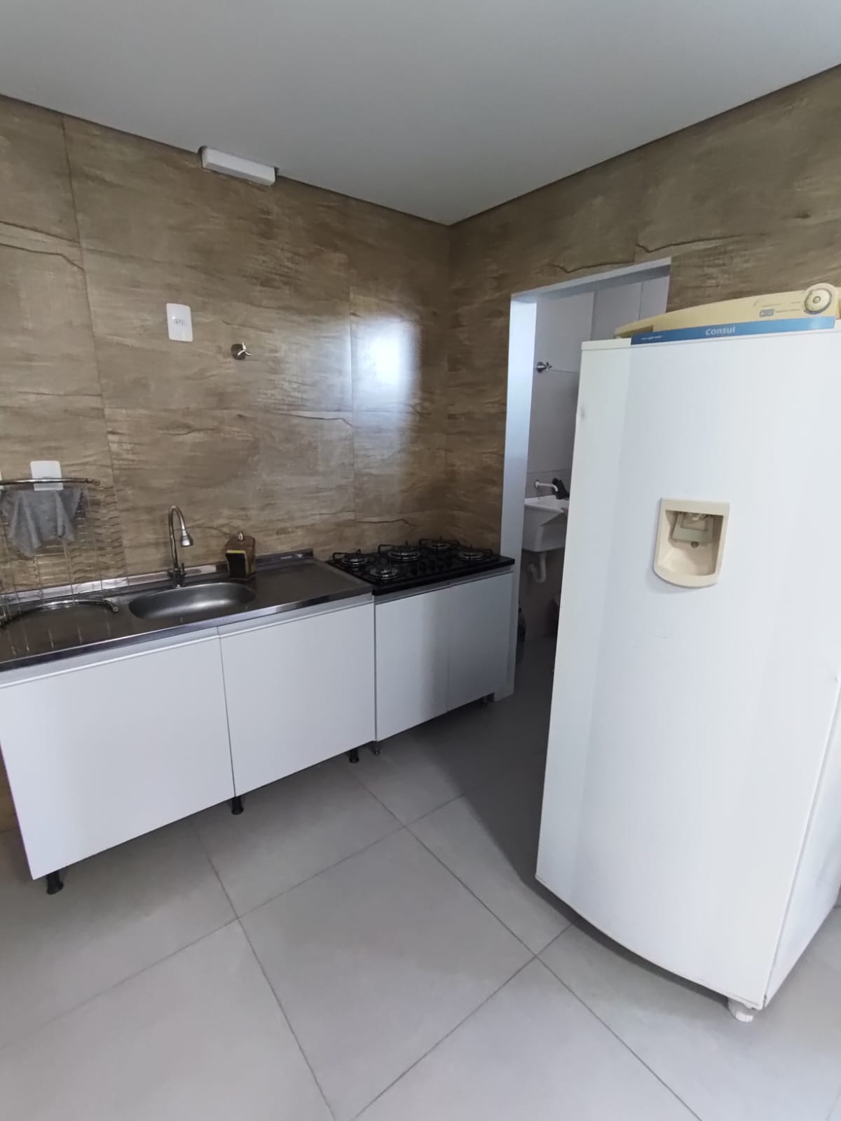 Apartamento mobiliado a 400 metros da praia do Cerro para locação!!