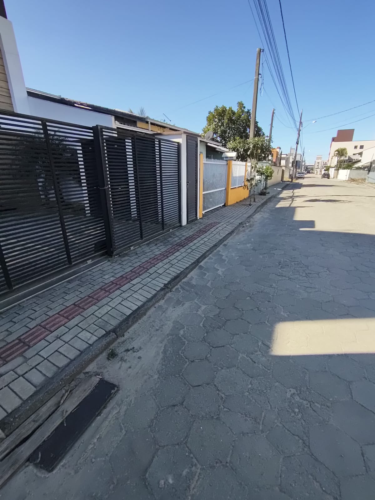 Apartamento mobiliado a 400 metros da praia do Cerro para locação!!