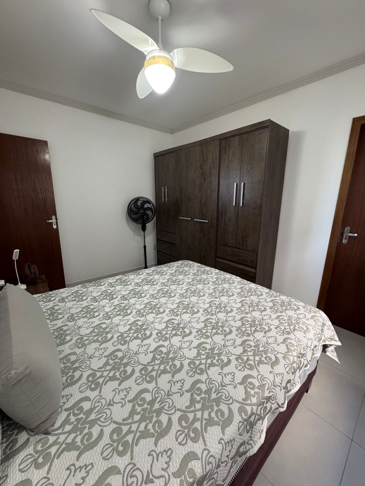 Apartamento mobiliado e decorado a 550m da Praia do Cerro para Locação