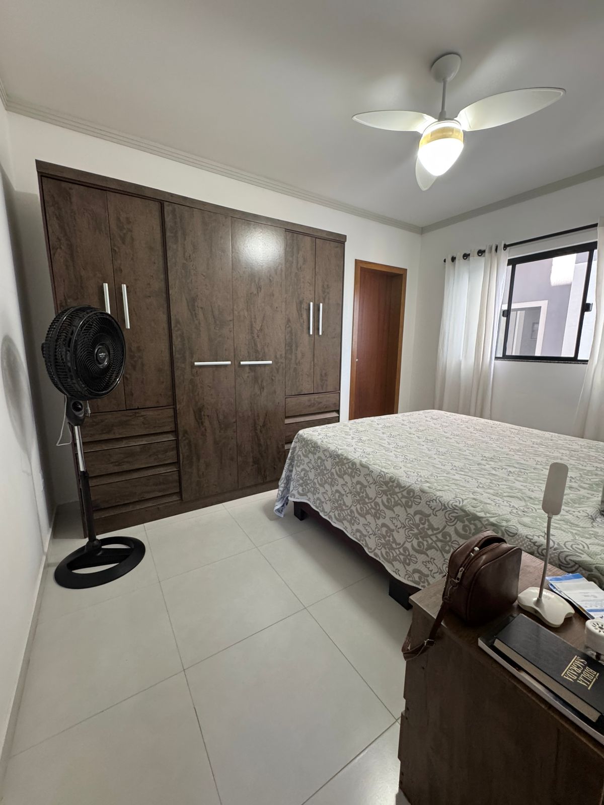 Apartamento mobiliado e decorado a 550m da Praia do Cerro para Locação