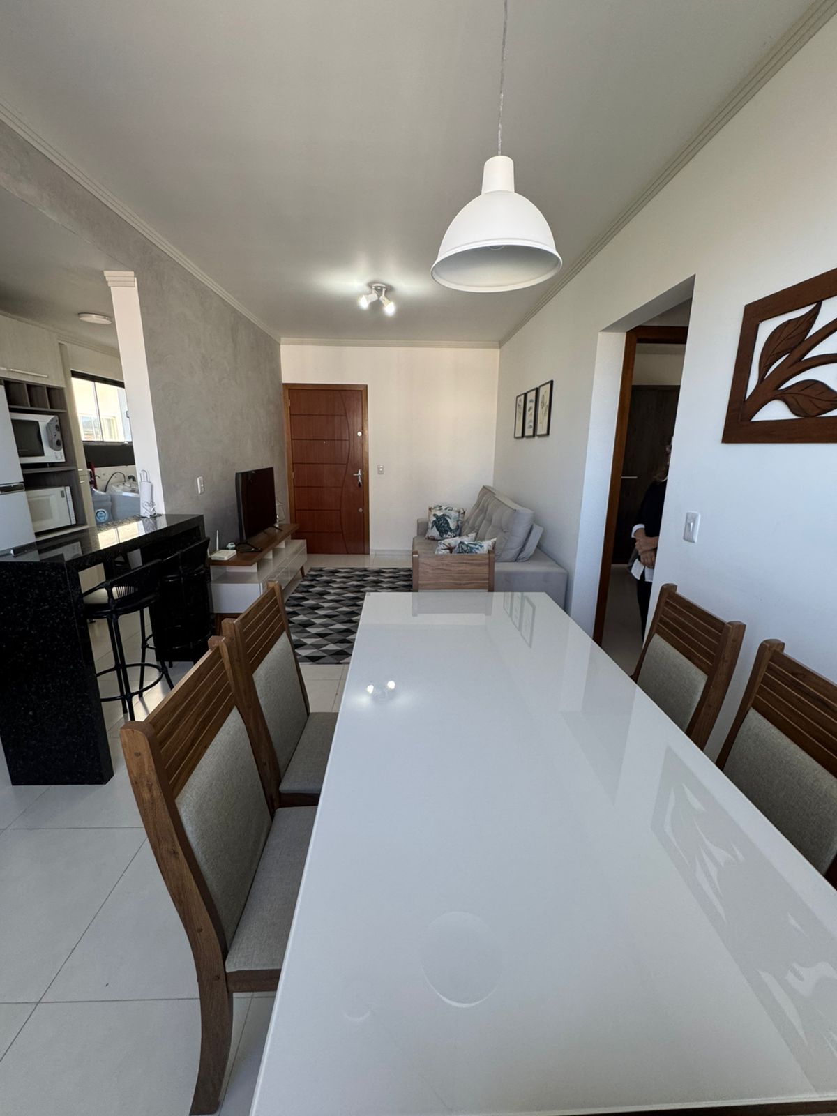 Apartamento mobiliado e decorado a 550m da Praia do Cerro para Locação
